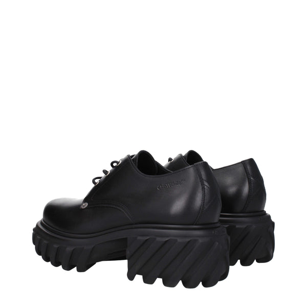 Schwarze Leder Oxfords und Derbies