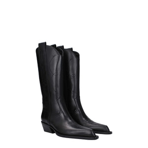Schwarze Lederstiefel mit hohem Absatz