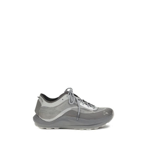 Graue Polyamid-Sportschuhe