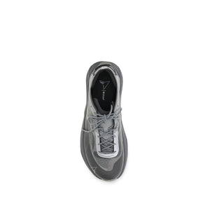 Graue Polyamid-Sportschuhe