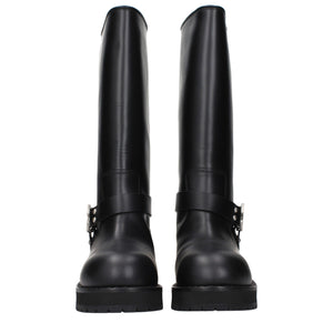 Schwarze Leder-Flachstiefel