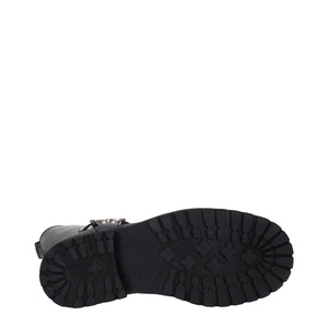 Schwarze Leder-Flachstiefel