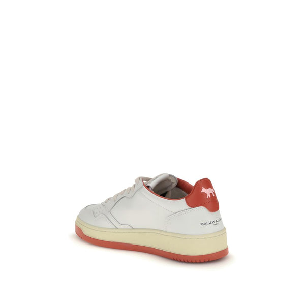 Weiße Leder-Sportschuhe