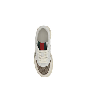 Bunte Sneakers aus Stoff mit niedrigem Schaft