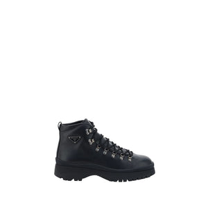 Schwarze Gummistiefel mit Schnürung