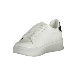 Sneaker aus weißem Polyethylen
