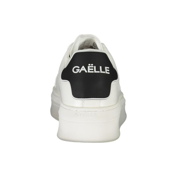 Weißer Sneaker aus Polyethylen