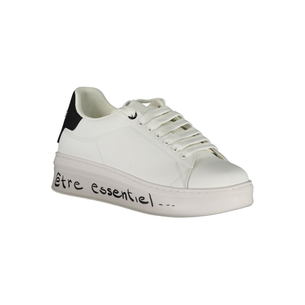 Sneaker aus weißem Polyethylen