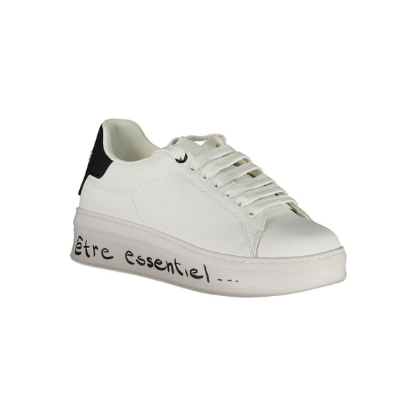 Sneaker aus weißem Polyethylen