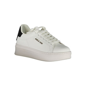 Sneaker aus weißem Polyethylen