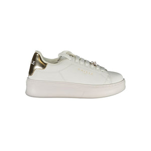 Sneaker aus weißem Polyethylen