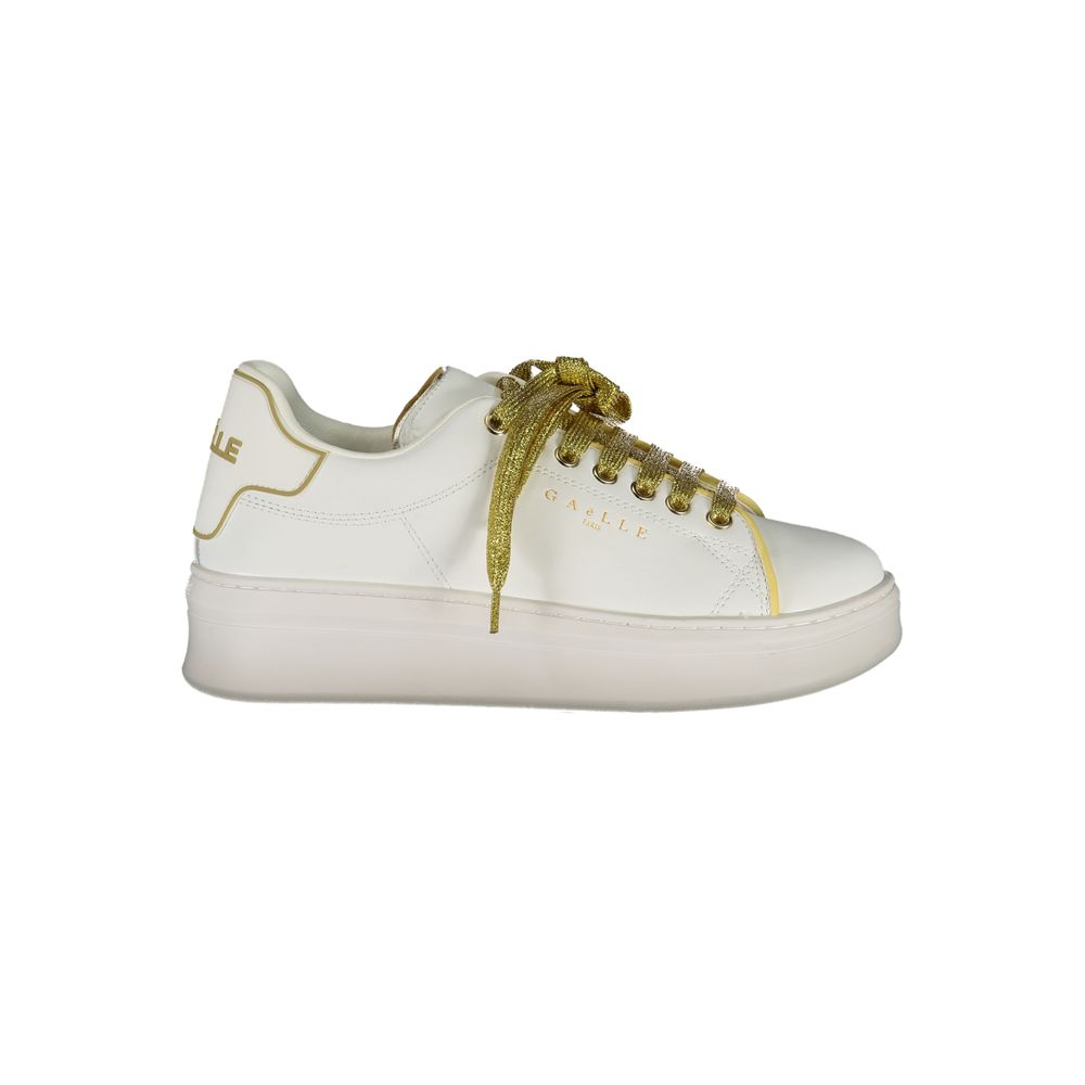 Weißer Polyethylen-Sneaker
