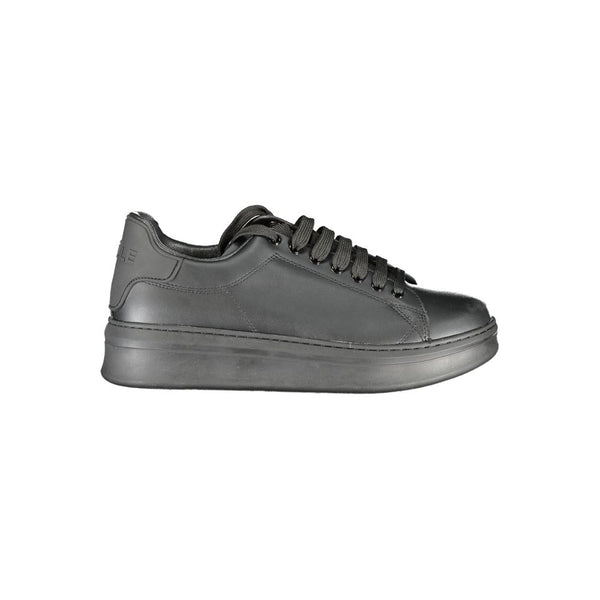 Schwarzer Sneaker aus Polyethylen