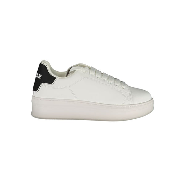 Weißer Sneaker aus Polyethylen