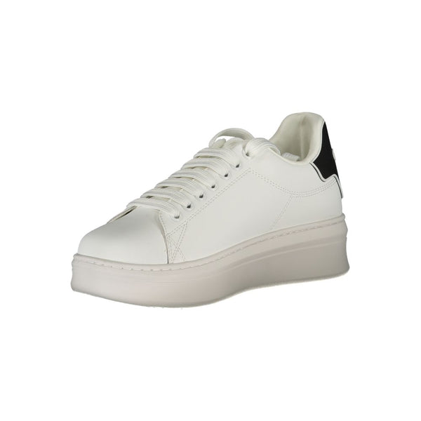 Weißer Sneaker aus Polyethylen