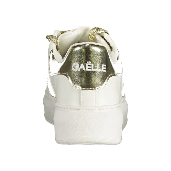 Weißer Polyethylen-Sneaker
