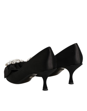Schwarze Satin-Pumps mit Kristallschleife