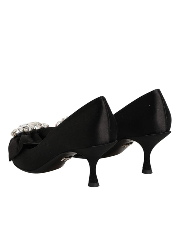 Schwarze Satin-Pumps mit Kristallschleife
