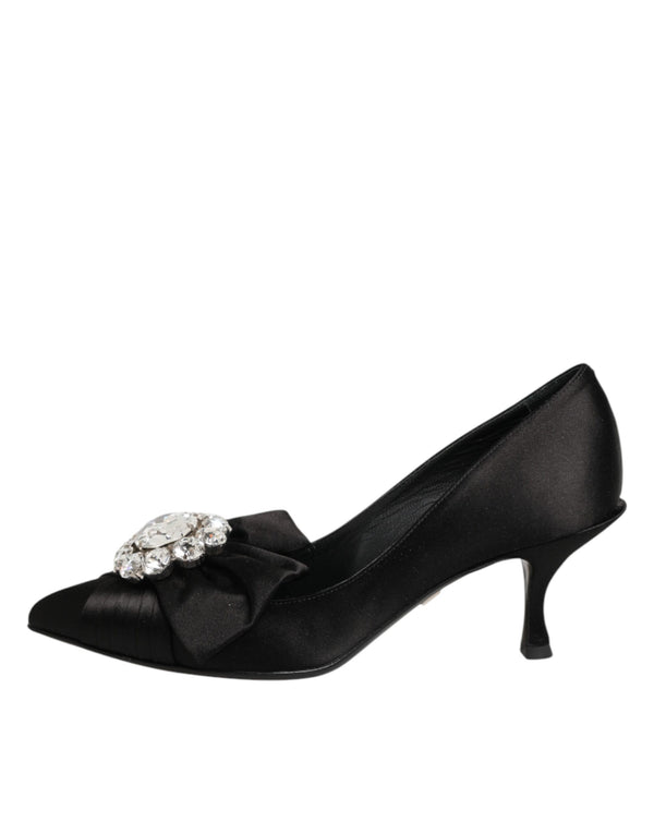 Schwarze Satin-Pumps mit Kristallschleife