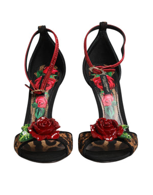 Sandalen mit Leopardenmuster und Kristallrosen