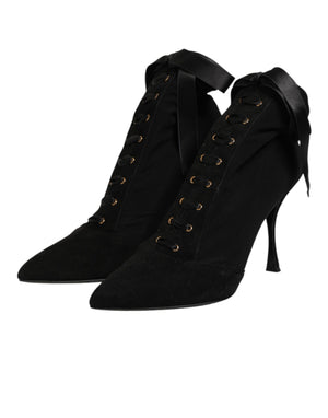 Schwarze Stiletto-High-Heels mit Schnürung