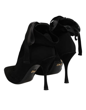 Schwarze Stiletto-High-Heels mit Schnürung
