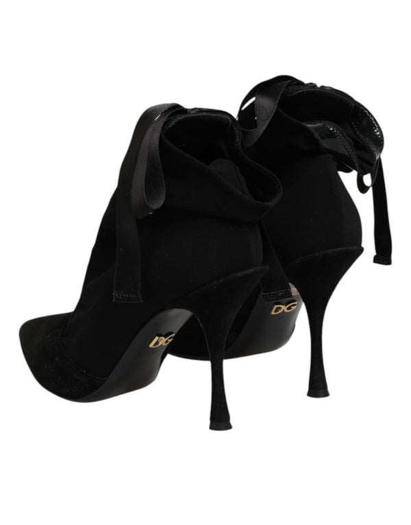 Schwarze Stiletto-High-Heels mit Schnürung