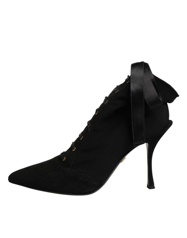 Schwarze Stiletto-High-Heels mit Schnürung