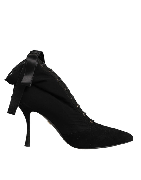 Schwarze Stiletto-High-Heels mit Schnürung