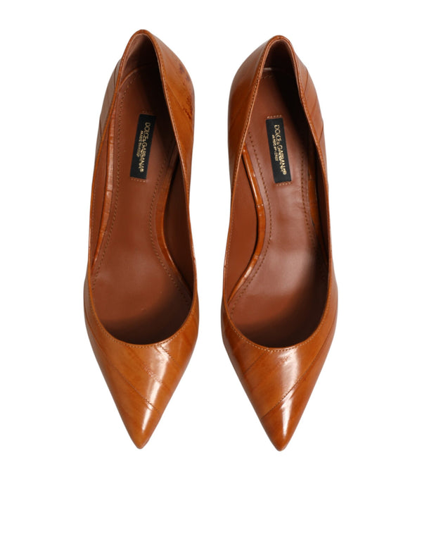 Braune Kitten-Heel-Pumps aus Leder