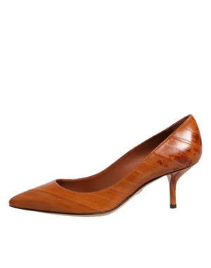 Braune Kitten-Heel-Pumps aus Leder