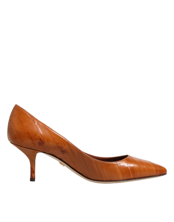 Braune Kitten-Heel-Pumps aus Leder