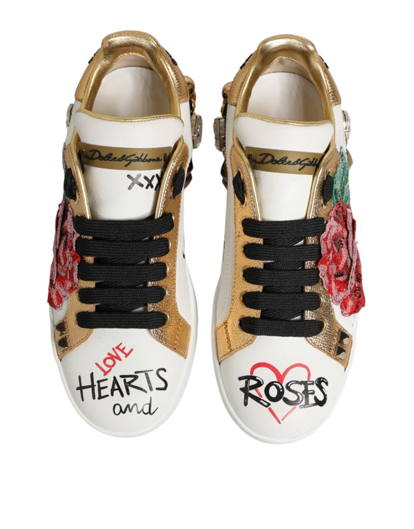 Weiße Leder-Sneaker mit Blumen-Applikationen und Nieten