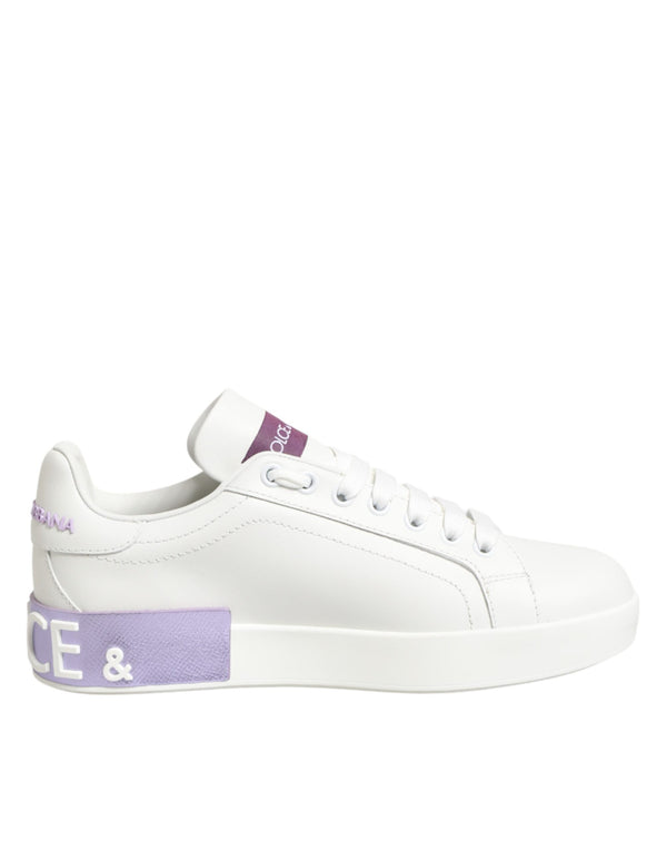 Weiße Sneakers aus Leder mit Lila Akzenten