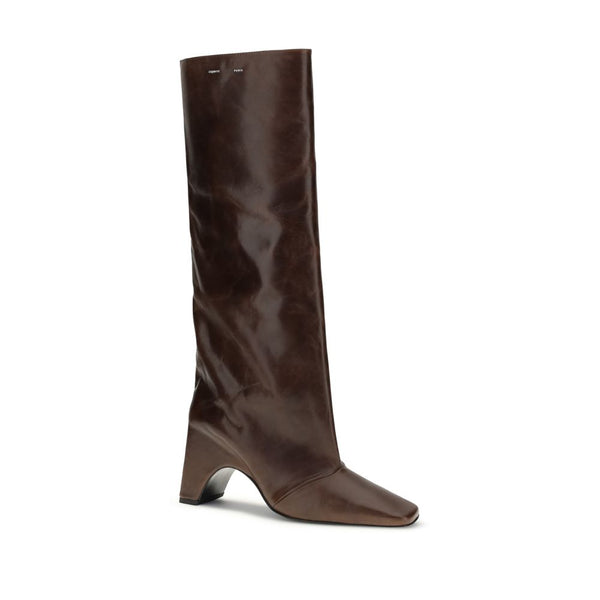 Braune Lederstiefel mit hohem Absatz
