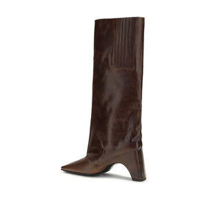 Braune Lederstiefel mit hohem Absatz