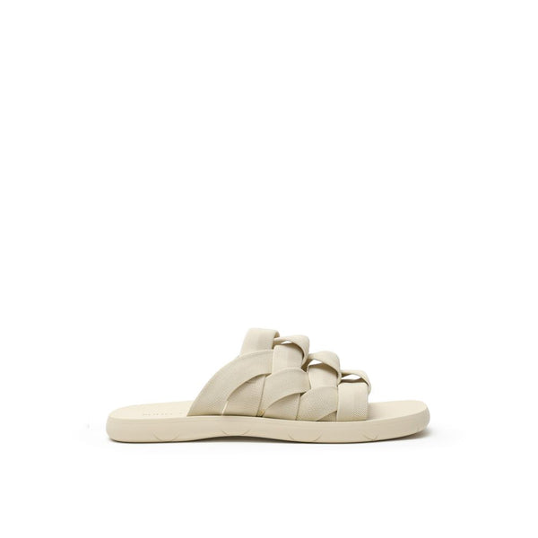 Beigefarbene Stoff-Pantoffeln