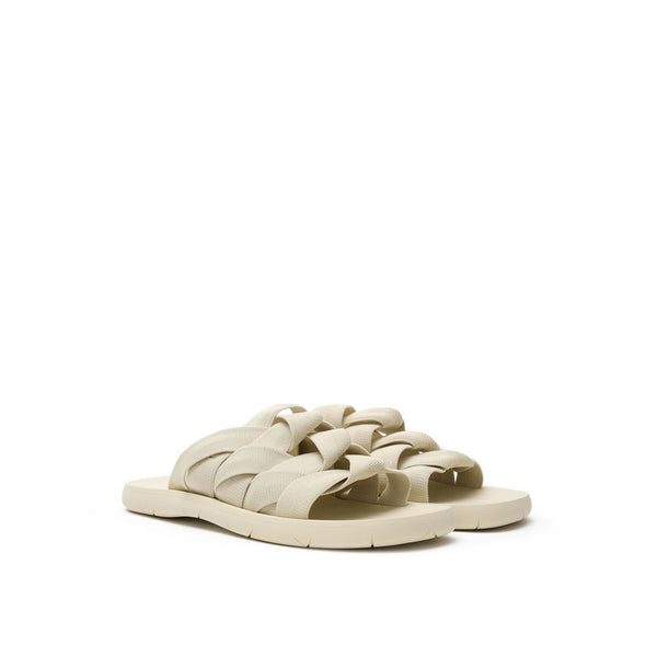 Beigefarbene Stoff-Pantoffeln