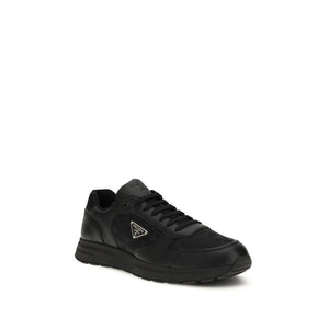 Schwarze Sneaker aus recyceltem Polyamid