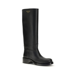 Schwarze Stiefel aus Kalbsleder mit hohem Absatz