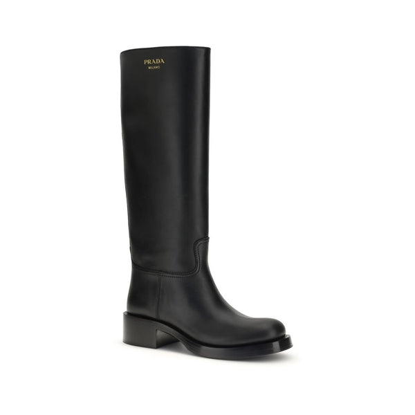 Schwarze Stiefel aus Kalbsleder mit hohem Absatz