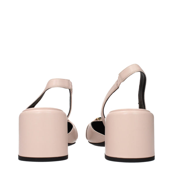 Rosa Lederpumps mit mittlerem Absatz