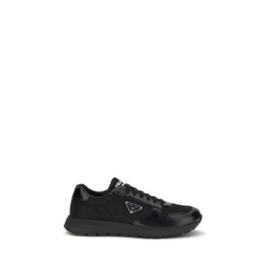 Schwarze Sneaker aus recyceltem Polyamid