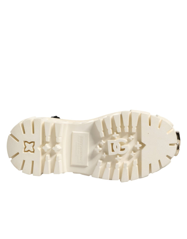 Weiße Leder-Stiefeletten mit Gummi-Logo