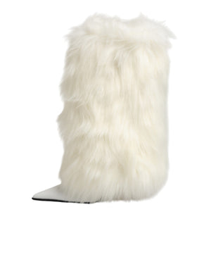 Weiße Stiefel mit Fell und Stilettos bis zum Knie