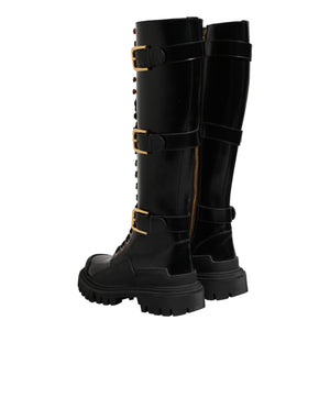 Schwarze Stiefel mit Schnallen und Stretch-Einsatz
