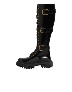 Schwarze Stiefel mit Schnallen und Stretch-Einsatz