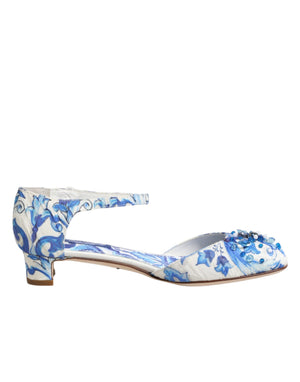 Weiße und blaue Sandalen mit Blumenmuster und Kristallen