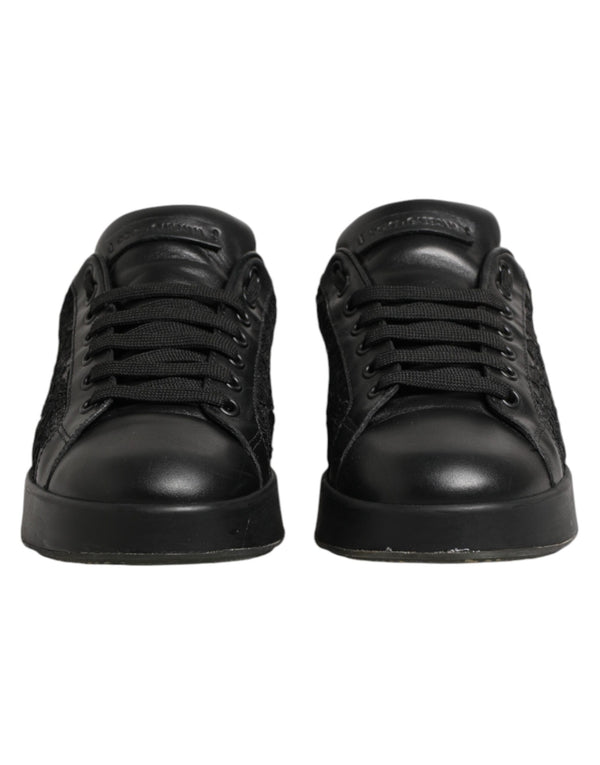 Schwarze Sneakers mit floraler Spitze