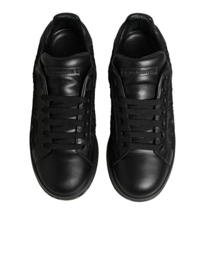 Schwarze Sneakers mit floraler Spitze